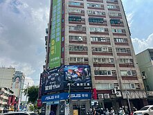 高雄火車站收租投報六大套房