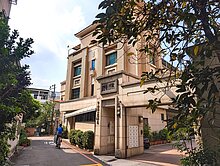 專簽｜明道中學旁輕屋齡社區別墅｜屋況極優｜前院停車