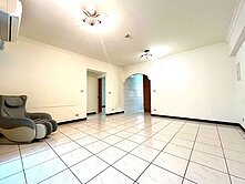 創世紀~水湳經貿園區旁明亮次頂樓3房+休旅車位