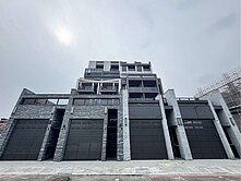 14期近漢神百貨~臨路朝北6套房三車電梯豪墅