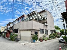 稀有大面寬活路邊間雙車透天