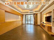 花都露臺四房車