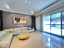 曾意婷承辦高雄小城大面寬雙車豪邸