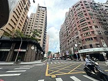 河堤裕誠商圈稀有高樓層採光好三房平車