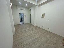 近龍安國小1樓廠辦~平面車位