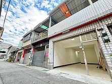 中興商圈~快入手走路到國小到公所超低總價車庫透天