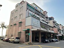 岡山近樂購廣場/滯洪池區邊間美透天(可停車)