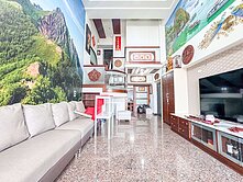 亞灣|百貨商圈｜低於實登|樓中樓連號雙平車