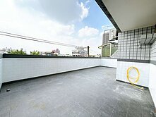 中庄近鳳山｜稀有超大露台｜部分翻修整理｜亮３房