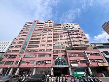 巨蛋R15站旁・陽台進出・三面採光・投資自住首選