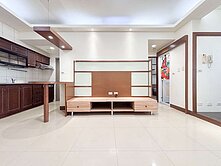 【吳虹誼】愛河首排2+1房車位✭近輕軌✭衛浴開窗