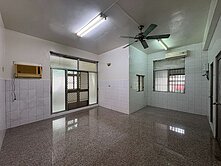 屏東家樂福/國稅局/信義國小/三角窗透天