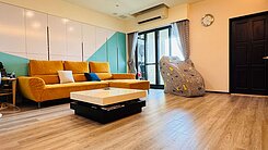 河畔瑜舍三房一室