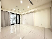 嶺東精科💗輕屋齡次頂樓三改二房平車💗全區最低價