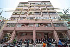 空軍官校旁近87期重劃區採光四房美宅(附近好停車)