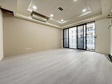 南屯市區💗輕屋齡大空間四改三房平車💗室內36坪