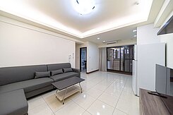 高醫學⼦搖籃！棋琴七重奏！窗明几淨大二房！