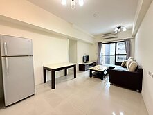 近文山特區低樓層沒有露台的邊間三房平車