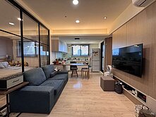 專任興富發水公園2房平車【李李好房】