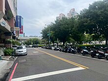 管容推薦~南區低於實登大三房機上車位