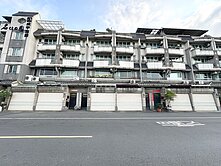 鳳頂稀有臨路車庫透天別墅