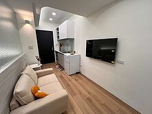 高雄車站建國商圈｜新裝修日系溫馨陽台套房