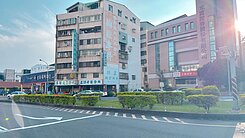 台中東區興大附農6米大面寬住家店面合一讓你賺錢成家