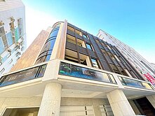 🐟美術館特區雙面臨路角間大面寬全新經典電梯透店