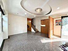 黎明國小旁店住