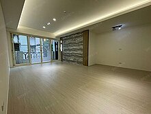 五福商圈黃金美3樓0932180606傅志騰