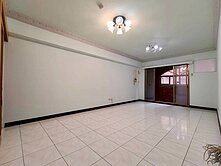 友善社區『面中庭』中平靜巷電梯三房，附坡平車位