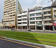 電梯透天@大順三路雙輕軌站商五.五樓金店面