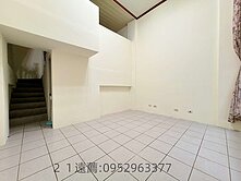 ２１遠薦∣✨有小花圃有車庫、【菓嶺】透天✨