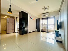 🔥小書僮🔥一中商圈輕屋齡2房休旅車位