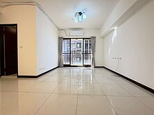 櫻花獨綻邊間大二房~衛浴開窗