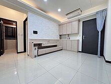 新楠家樂福｜兩房溫馨裝潢｜衛浴開窗