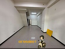 烏日捷運站旁輕屋齡30米臨路透天店面