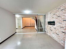 冠軍挑高美裝潢~~ 中華商圈近未來捷運站~~