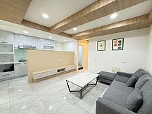 正忠雙商圈時尚一樓三房美寓