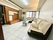 逢甲水湳經貿園區次頂樓採光戶3+1房附一個平面車位