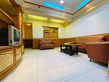 覺民路陽明商圈陽台進出美三房車位