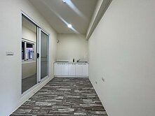 大潤發、櫻花園道旁視野三房車位