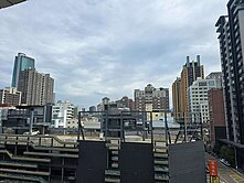 美村路與向上路口邊間3房平面車位