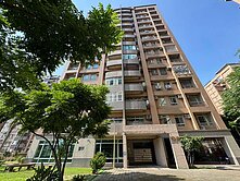 鳳山國中捷運站鳳山新城乙區大三房平面車位