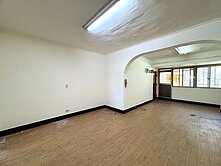 近捷運萬隆站稀有公寓二樓免爬高三面採光