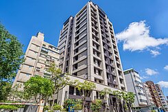 友座臻璽 正面公園 坡平車位 我是承辦人