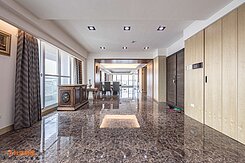 白玉岸🌳一層一戶｜北高市中心｜這間最便宜