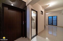 仁雄商圈｜綠能憑證電梯新穎雙車墅｜全新輕屋齡