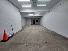 新明路特定專區廠辦一樓稀有釋出!!我是承辦