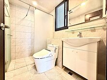  三民區近建工商圈生活機能佳 三房明亮通風+車位